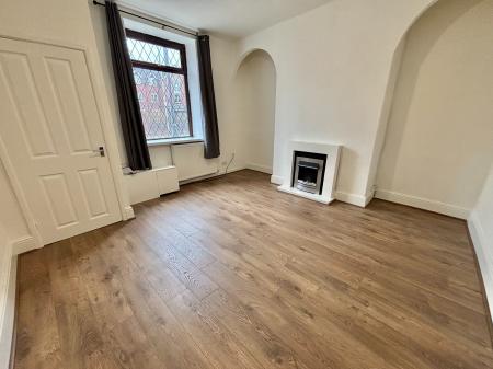 2 bedroom Terraced House to let in Rochdale Road, Shaw, OL2