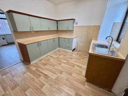 2 bedroom Terraced House to let in Rochdale Road, Shaw, OL2