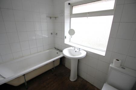 3 bedroom Semi-detached house for sale in Glendon Court, Oldham, OL1