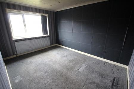 3 bedroom Semi-detached house for sale in Glendon Court, Oldham, OL1