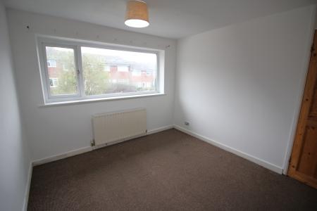 3 bedroom Terraced House to let in Mossbank Grove, Heywood, OL10