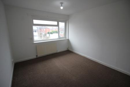 3 bedroom Terraced House to let in Mossbank Grove, Heywood, OL10
