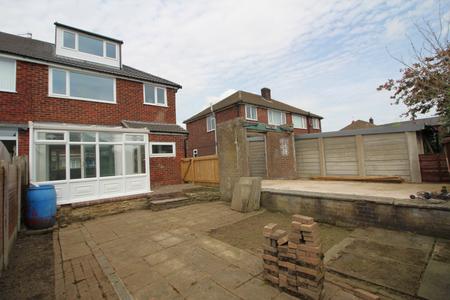 3 bedroom Semi-detached house to let in Crossfield Street, Bury, BL9