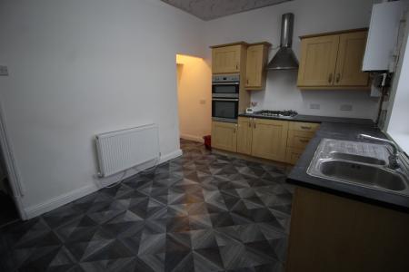 3 bedroom Terraced House to let in Randolph Street, Oldham, OL8