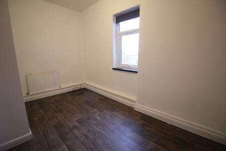 1 bedroom Flat to let in Walmersley Road, Bury, BL9