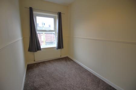 2 bedroom Terraced House to let in Spring Street, Oldham, OL4