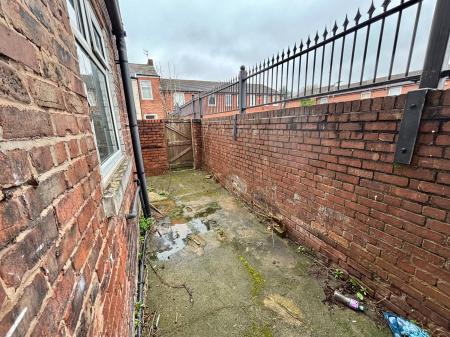 1 bedroom House share to let in Nelson Street, Salford, M7