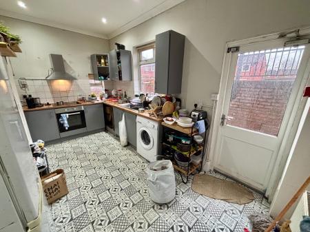 1 bedroom House share to let in Nelson Street, Salford, M7