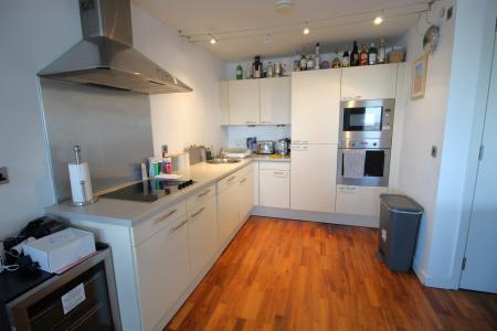 2 bedroom Duplex to let in Cedar Court, Prestwich, M25