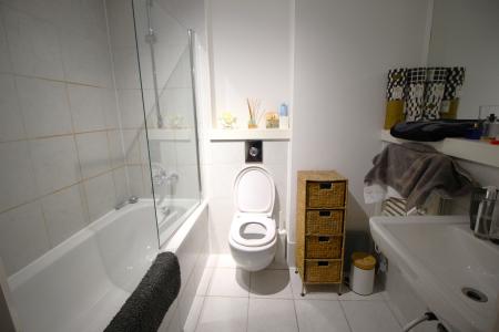 2 bedroom Duplex to let in Cedar Court, Prestwich, M25