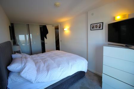 2 bedroom Duplex to let in Cedar Court, Prestwich, M25