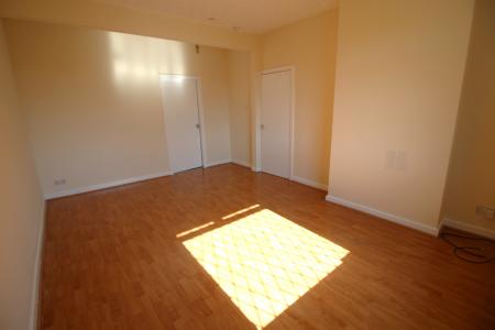 2 bedroom Flat to let in Waterloo Road, Manchester, M8