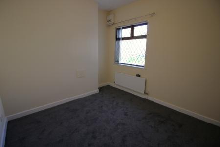 2 bedroom Flat to let in Waterloo Road, Manchester, M8