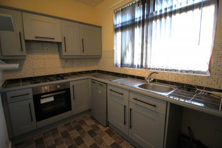 2 bedroom Flat to let in Waterloo Road, Manchester, M8