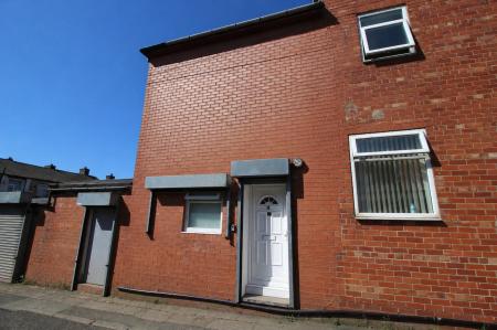 2 bedroom Duplex to let in Back Walmersley Road West, Bury, BL9