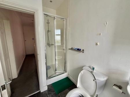 1 bedroom House share to let in Rochdale Old Road, Bury, BL9