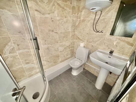 1 bedroom Flat to let in 116 Wash Lane, Bury, BL9