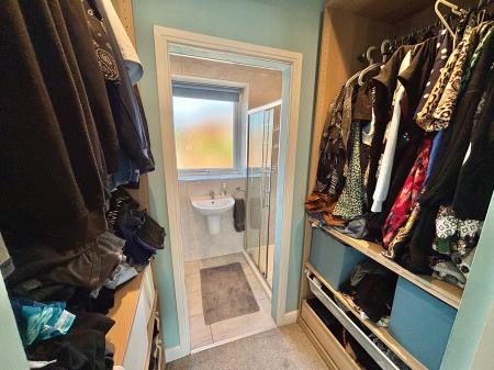 4 bedroom Semi-detached house for sale in Lilac View Close, Oldham, OL2