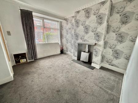2 bedroom End of terrace house to let in Tenby Street, Oldham, OL8