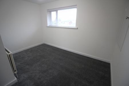 1 bedroom Flat to let in Andover Avenue, Middleton, M24
