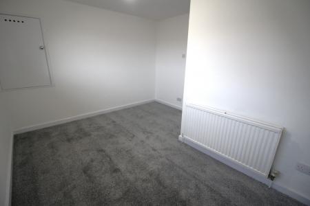 1 bedroom Flat to let in Andover Avenue, Middleton, M24
