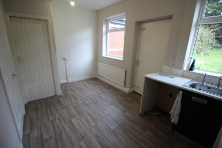 2 bedroom End of terrace house to let in Suffolk Street, Oldham, OL9