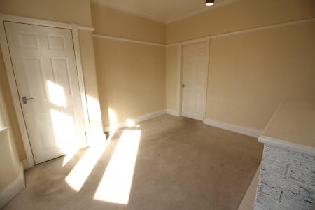 2 bedroom End of terrace house to let in Suffolk Street, Oldham, OL9