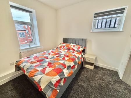 1 bedroom House share to let in Chorley Old Road, Bolton, BL1