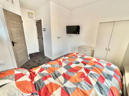 1 bedroom House share to let in Chorley Old Road, Bolton, BL1