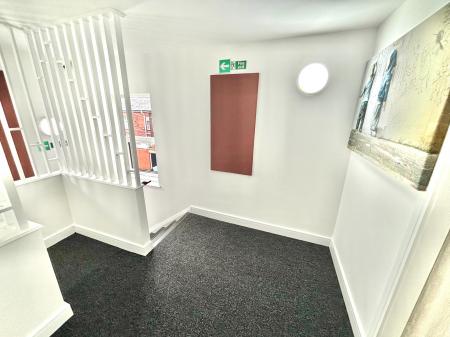 1 bedroom House share to let in Chorley Old Road, Bolton, BL1