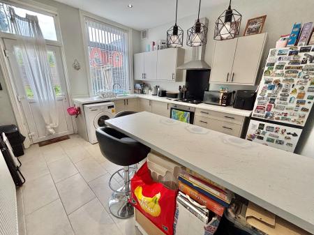 2 bedroom Terraced House to let in Fields New Road, Oldham, OL9