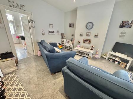 2 bedroom Terraced House to let in Fields New Road, Oldham, OL9