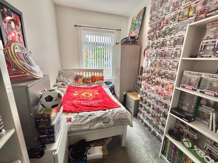 2 bedroom Terraced House to let in Fields New Road, Oldham, OL9