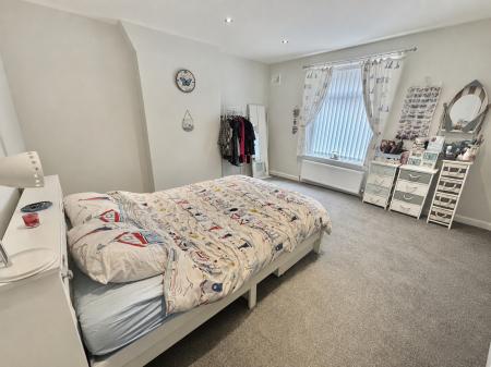2 bedroom Terraced House to let in Fields New Road, Oldham, OL9