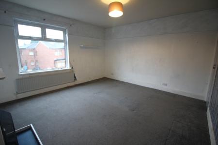 2 bedroom Terraced House to let in Burnley Lane, Oldham, OL1