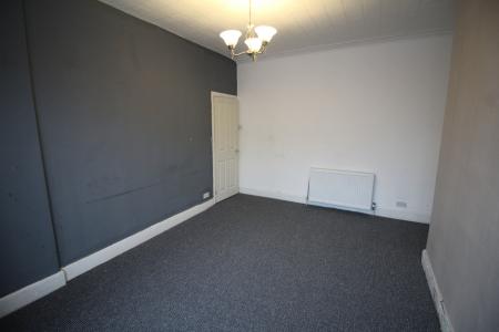 2 bedroom Terraced House to let in Burnley Lane, Oldham, OL1