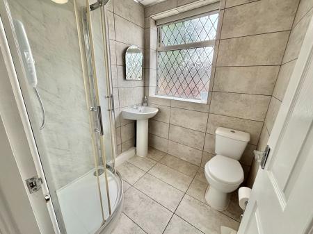2 bedroom Flat to let in Dale Road, Middleton, M24