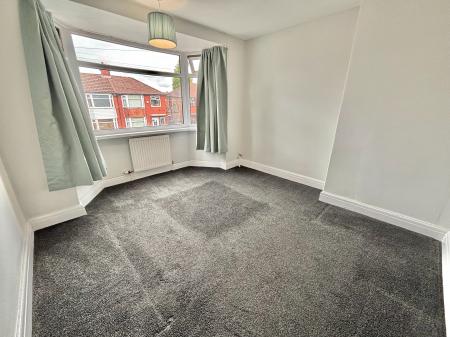 3 bedroom Semi-detached house to let in Beech Avenue, Whitefield, M45