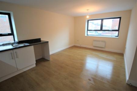 2 bedroom Flat to let in Walmersley Road, Bury, BL9