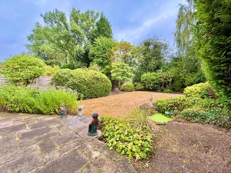 4 bedroom Semi-detached house for sale in Park Road, Prestwich, M25