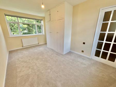 4 bedroom Semi-detached house for sale in Park Road, Prestwich, M25