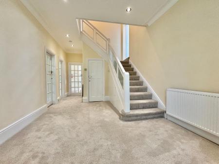 4 bedroom Semi-detached house for sale in Park Road, Prestwich, M25