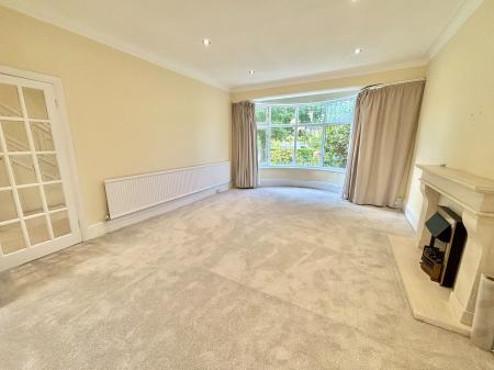 4 bedroom Semi-detached house for sale in Park Road, Prestwich, M25