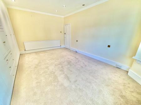 4 bedroom Semi-detached house for sale in Park Road, Prestwich, M25