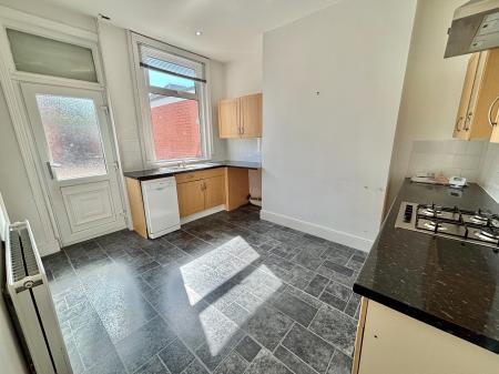 2 bedroom Terraced House for sale in Fields New Road, Oldham, OL9
