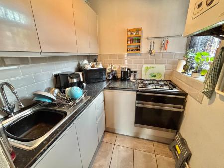 2 bedroom Terraced House to let in Old Road, Failsworth, M35