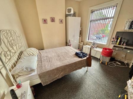 2 bedroom Terraced House to let in Old Road, Failsworth, M35