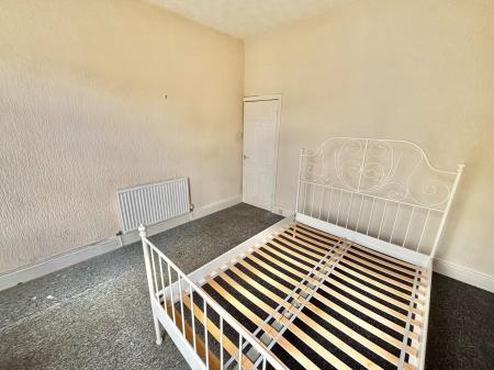 2 bedroom Terraced House to let in Old Road, Failsworth, M35