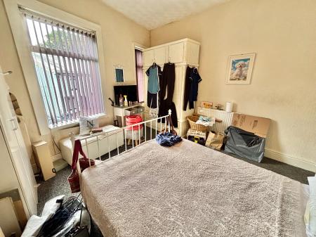 2 bedroom Terraced House to let in Old Road, Failsworth, M35