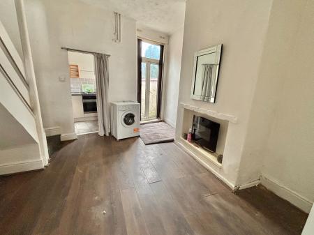 2 bedroom Terraced House to let in Old Road, Failsworth, M35